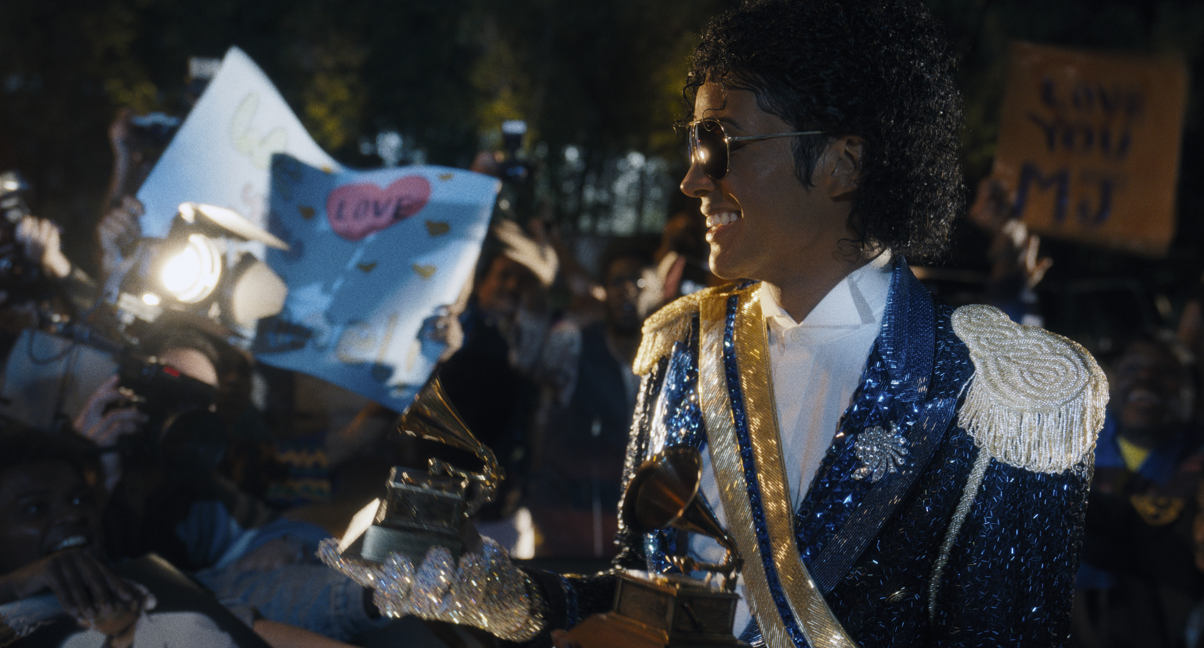 Jaafar Jackson as Michael Jackson at the Grammy Awards in the film Michael